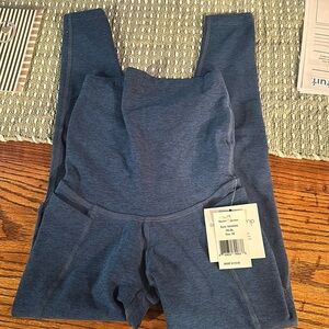 Beyond yoga maternity leggings